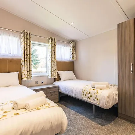 Audley With Hot Tub Holiday home York